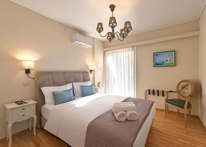 Penthouse & Studio Near Glyfada - Free Parking